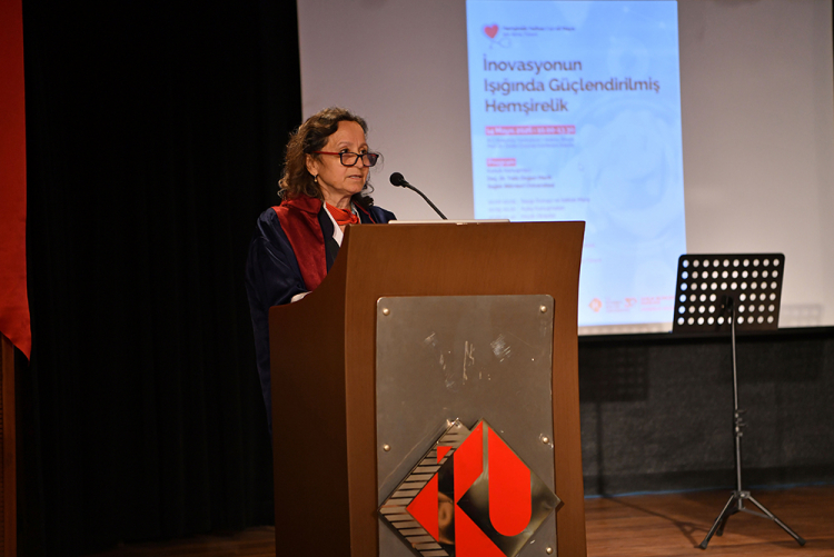 "İnovasyonun Işığında Güçlendirilmiş Hemşirelik" & Işık Alma Töreni 