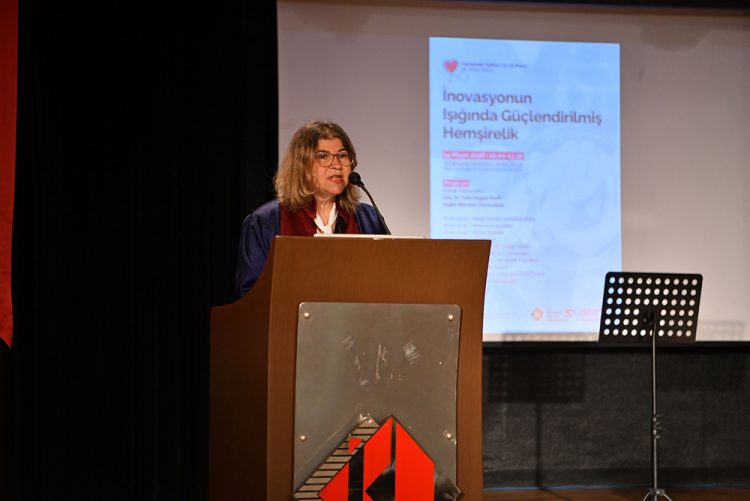 "İnovasyonun Işığında Güçlendirilmiş Hemşirelik" & Işık Alma Töreni 