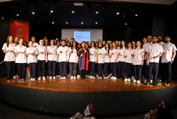 "İnovasyonun Işığında Güçlendirilmiş Hemşirelik" & Işık Alma Töreni 